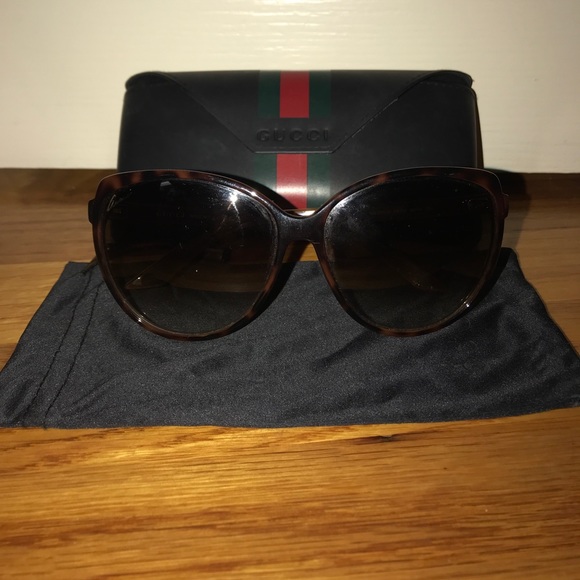 Gucci Accessories - Gucci Sunglasses 🕶